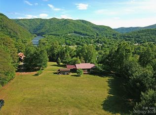 187 Woodys Ln, Hot Springs, NC 28743