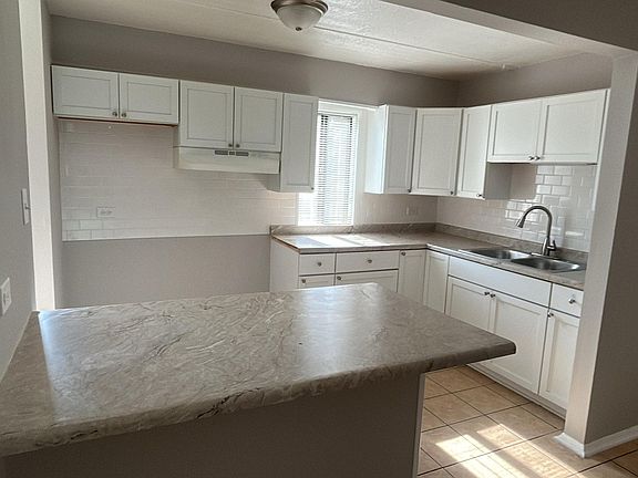 2nd image of 2610 Marigold Dr #2618-711