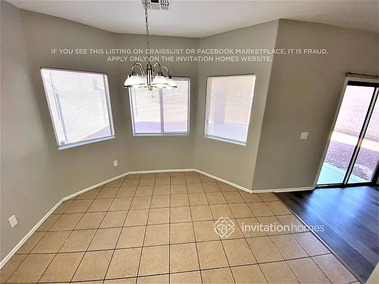 2207 N 92nd Gln — Photo 7