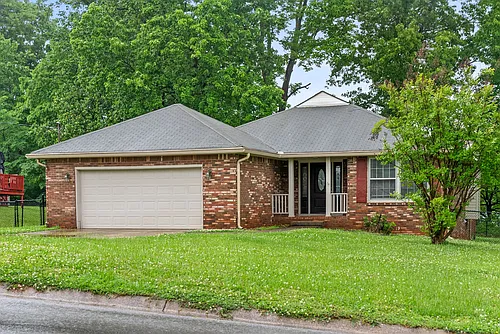 735 Cayce Dr Photo 1
