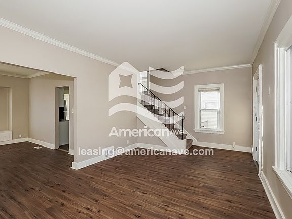560294_002_wm_-_living_room_13544888.jpg