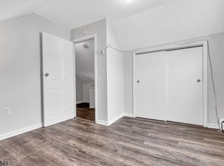233 Pine St #3, Elizabethport, NJ 07206
