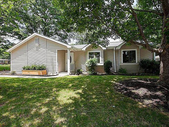 2nd image of 4058 Brownlee Dr