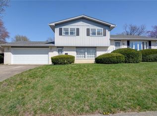 4118 N Buckingham Dr, Decatur, IL 62526