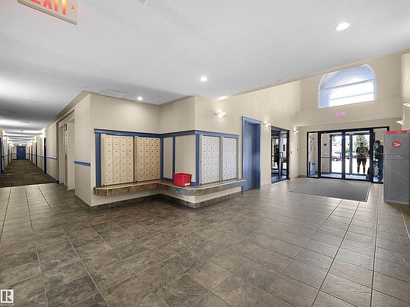4th image of 245 Edwards Dr SW #220