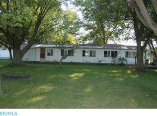 4893 Dickey Rd NE, Bloomingburg, OH 43106