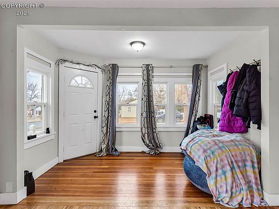 5th image of 627 Whipple Ave