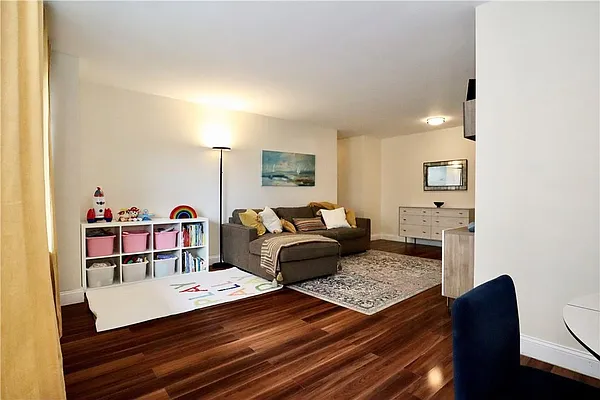 Sold by Remax Edge | media 28