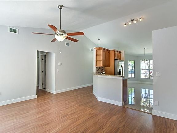3rd image of 1815 Tarah Trace Dr