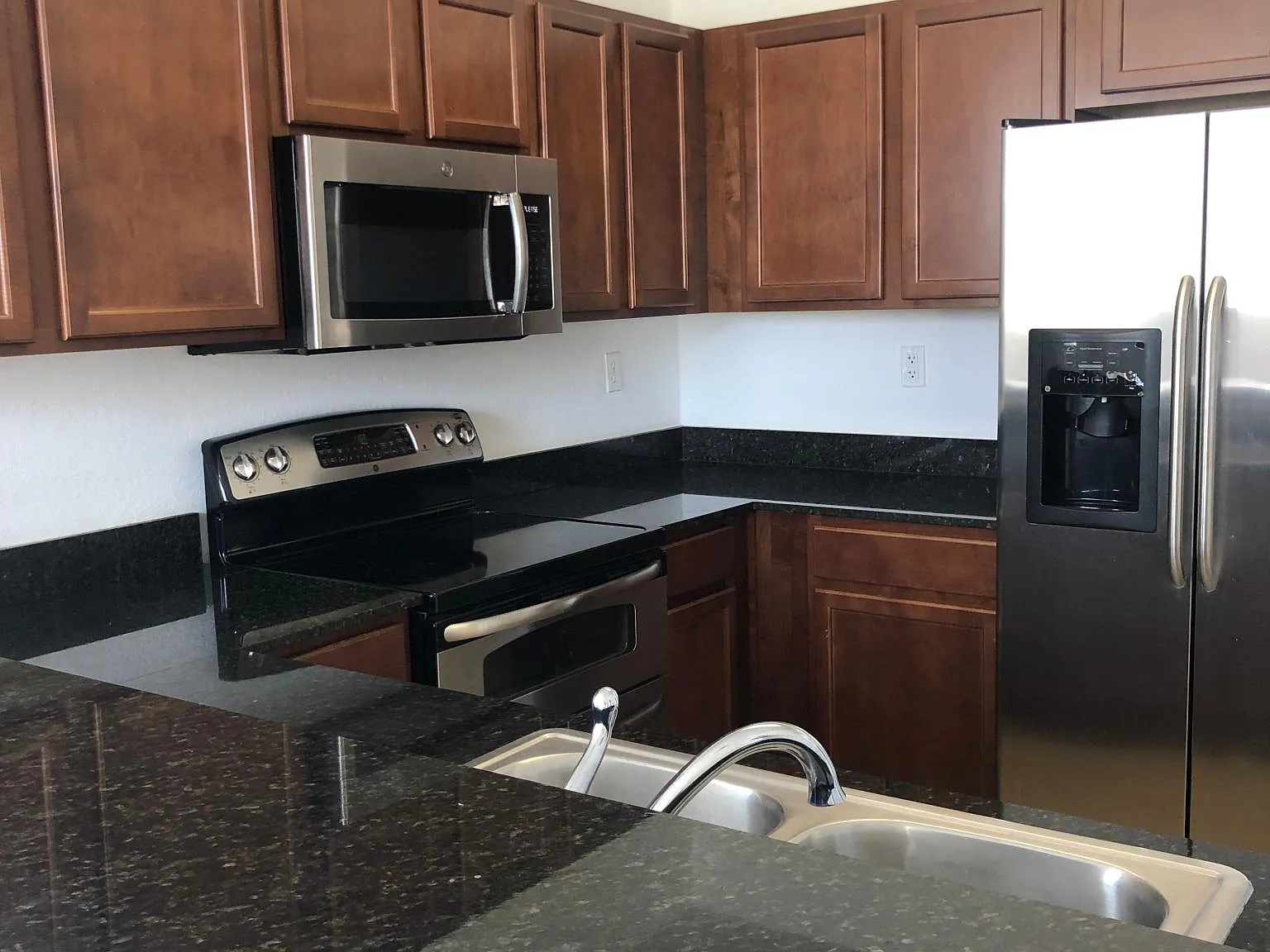 8833 NW 107th Ct — Photo 3