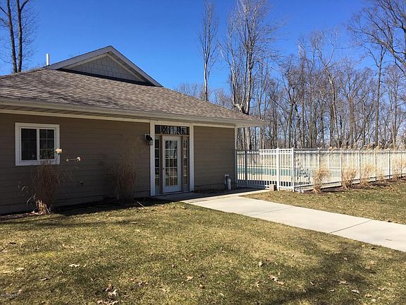 5th image of 17658 Summerhill Ln