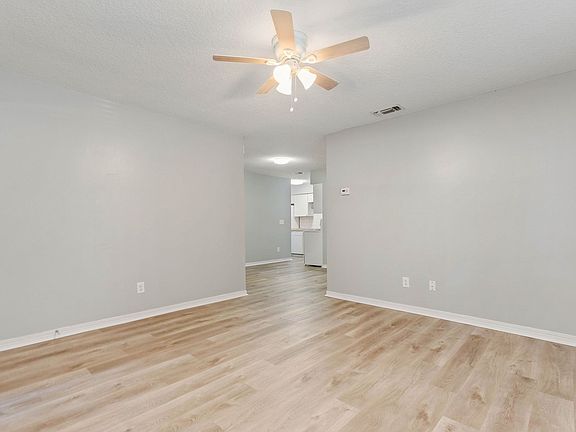 5th image of 49 College Dr #11