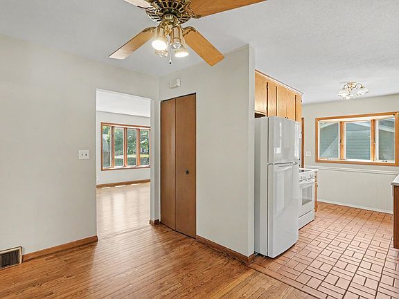 5th image of 1431 Dayton Ave