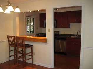 557 Walden Rd APT 9, Abingdon, VA 24210