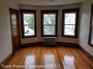 458 Dickinson St APT 2R, Springfield, MA 01108