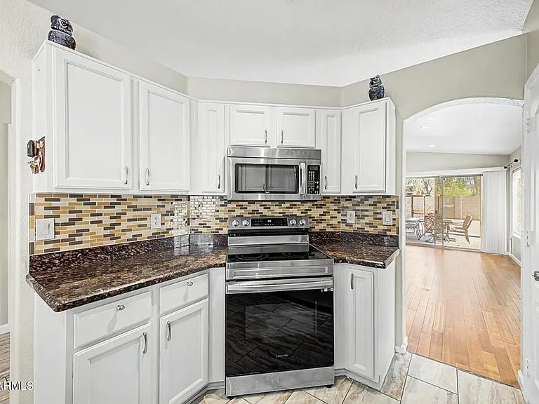 558 W Bluefield Ave — Photo 10