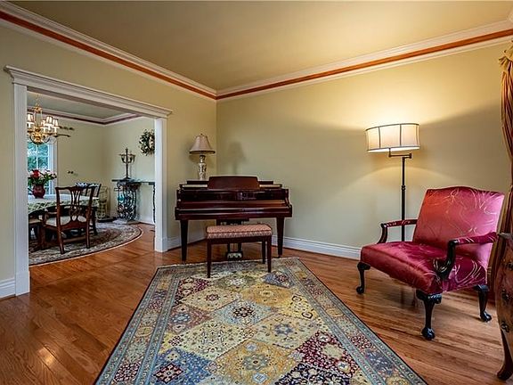 4th image of 114 Woodhaven Dr