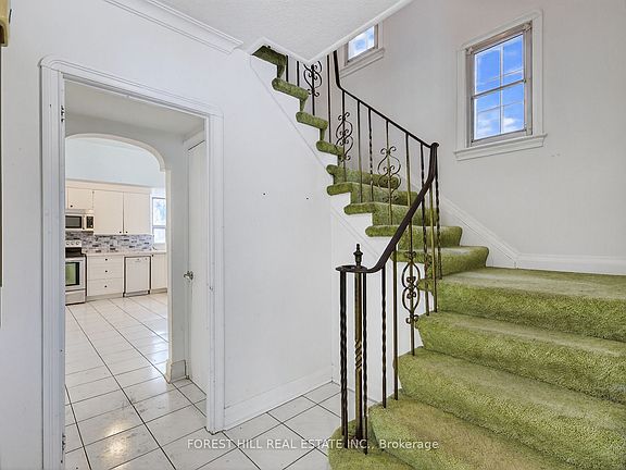 3rd image of 3 Westover Hill Rd