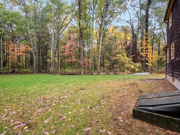 53 Greenleaf Dr, Hampden, MA 01036