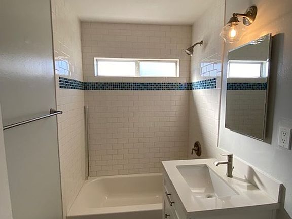 4th image of 1219-1225 Thomas Ave #1223