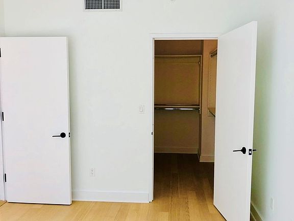 4th image of 214 50th Ave APT 406E