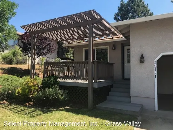 23171 Lone Pine Dr, Auburn, CA 95602