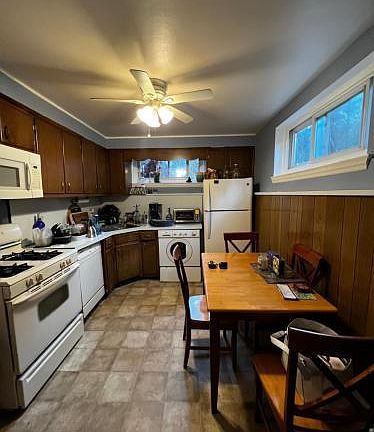 4th image of 123 Scott Ave Floor 1