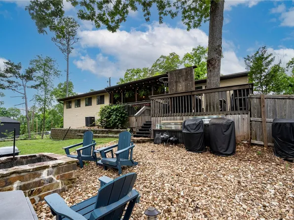 8107 Spruce Dr, Rogers, AR 72756