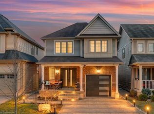 8436 Sweet Chestnut Dr, Niagara Falls, ON L2H0N2