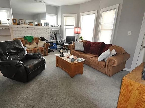 3rd image of 2212 Chesterland Ave