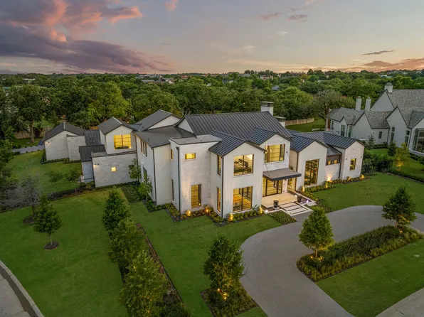 1901 Meadow View Ct, Roanoke, TX 76262