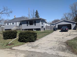 1016 19th St, Zion, IL 60099