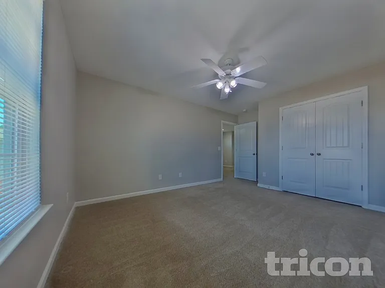 313 Fairford Rd — Photo 14