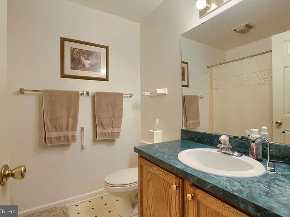 5 Thornhill Ct, Carlisle, PA 17015