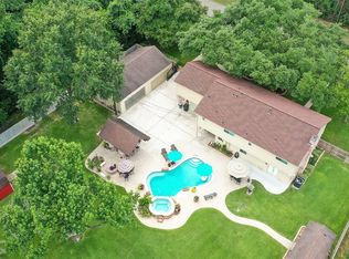 109 Riverbrook Dr, Conroe, TX 77385