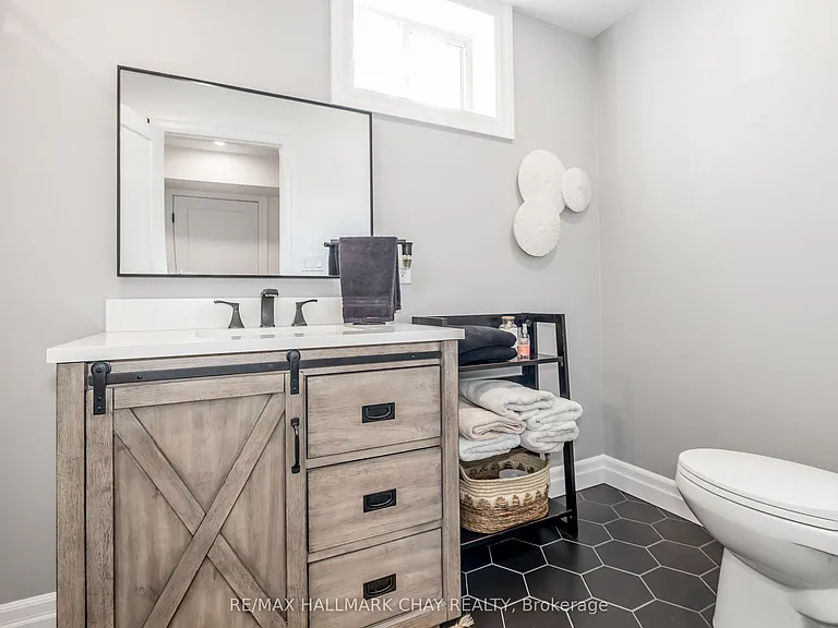 3742 Horseshoe Valley Rd W #LOWER — Photo 14