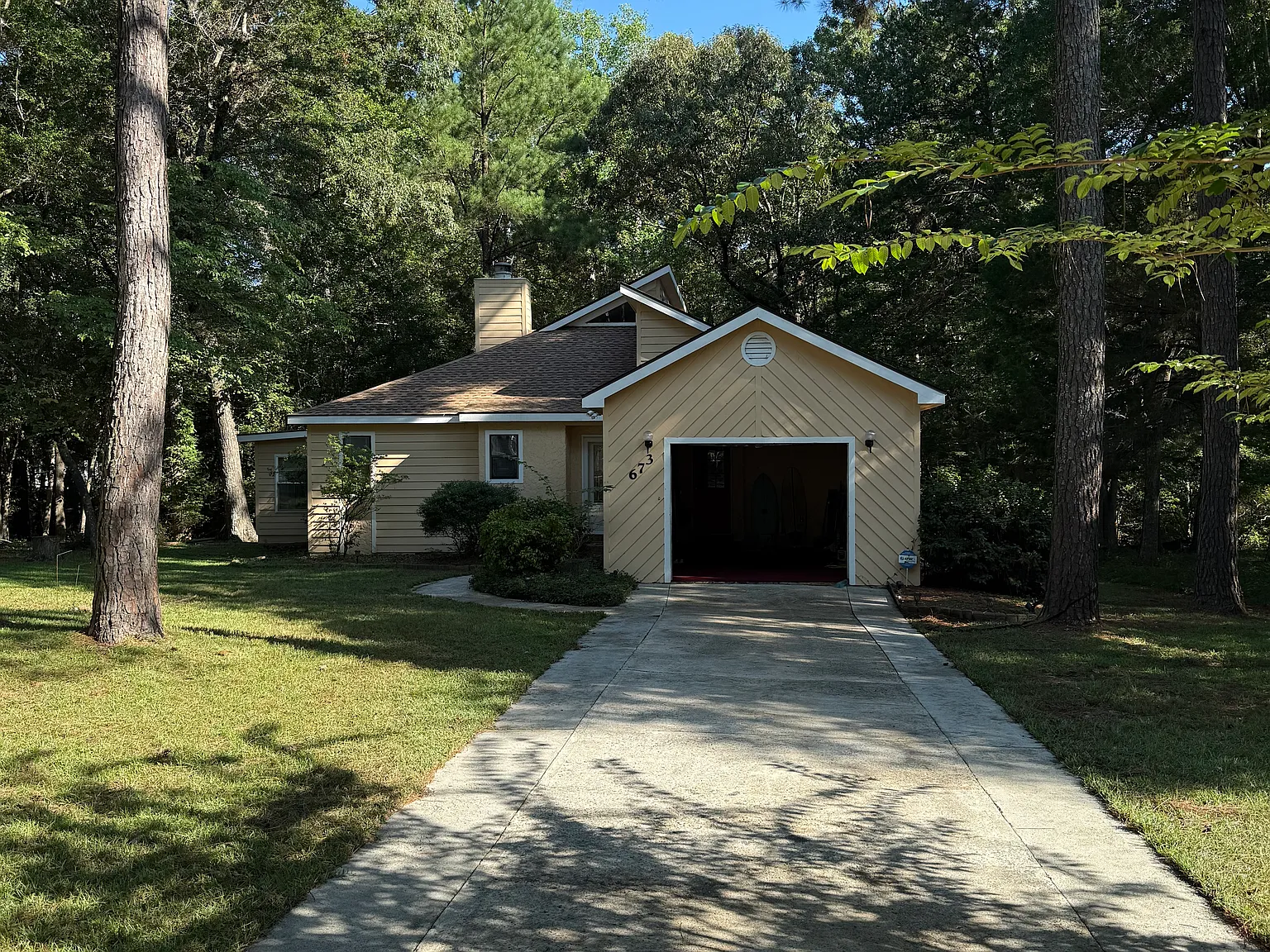 2 bed, 1992 sqft, $2,400 — Photo 2