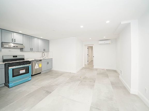 5th image of 2576 48th St #2