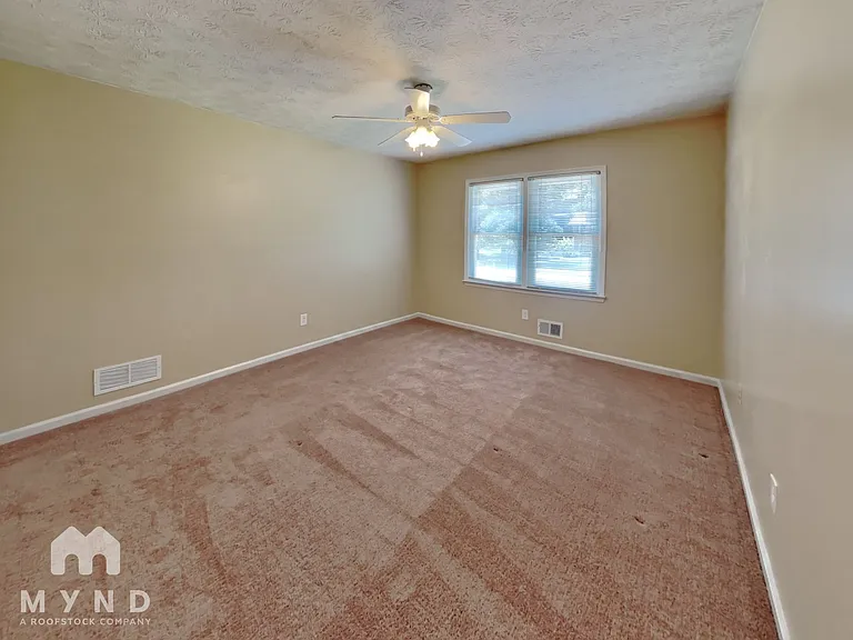 1645 Brantford Dr — Photo 23