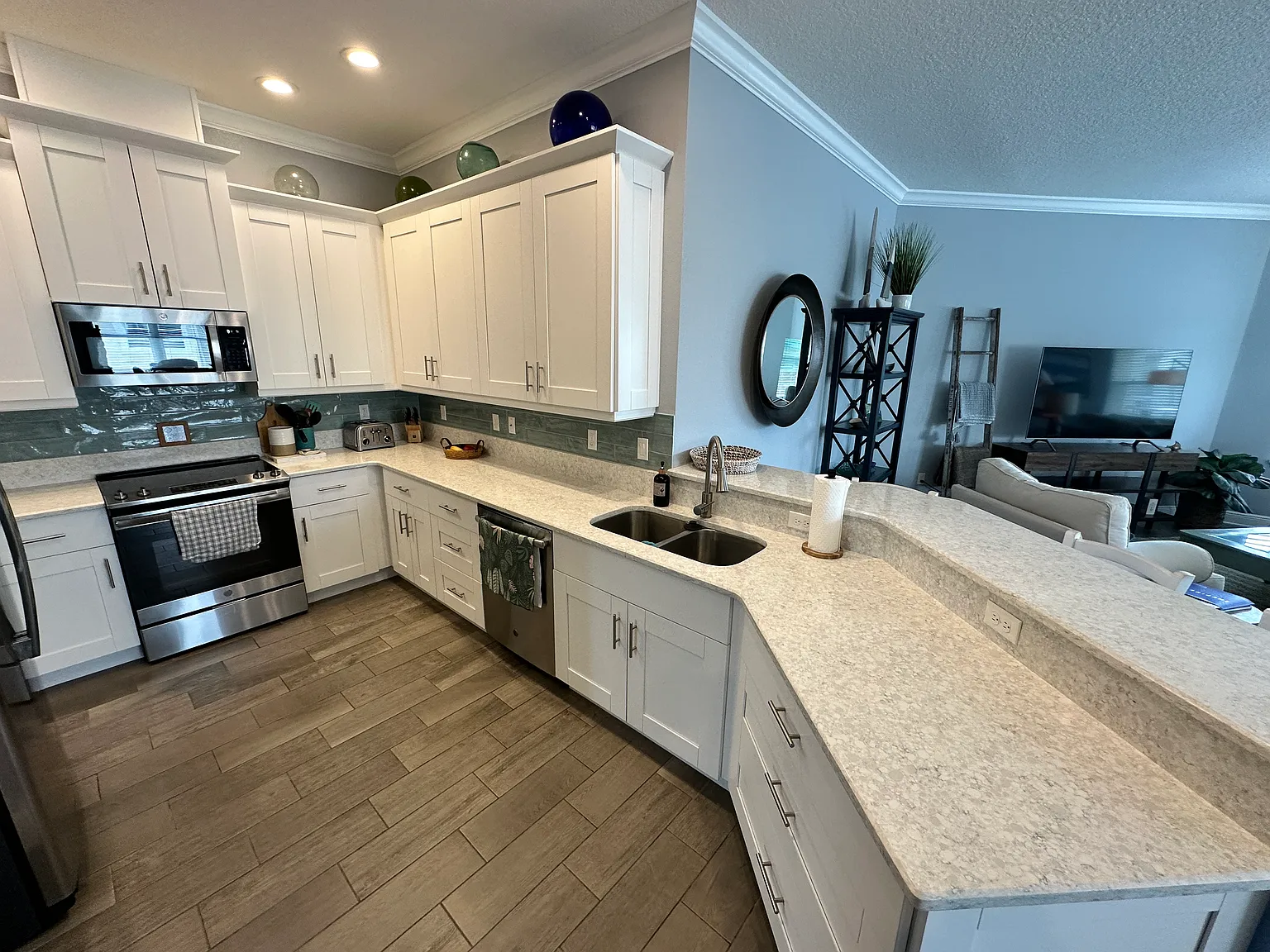 3 bed, 2.5 bath, 1857 sqft, $3,000 — Photo 3