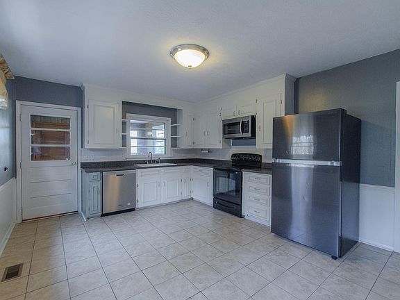5th image of 312 Langhorne Ln Lot 5