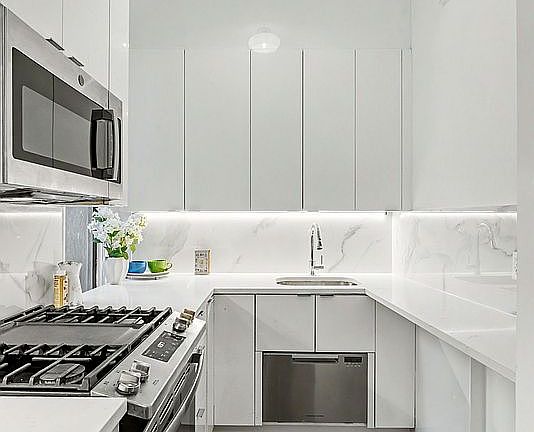 5th image of 265 Riverside Dr APT 4D