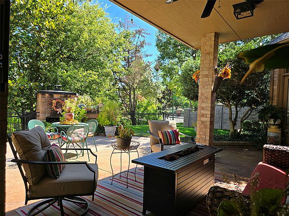 3rd image of 12520 Crick Hollow Ct