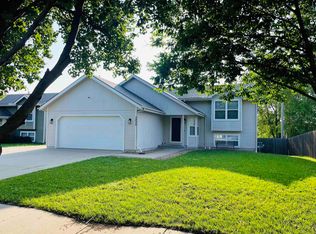 2424 SW Romar Rd, Topeka, KS 66614
