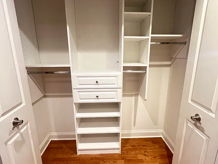 600 W Touhy Ave #401 — Photo 7