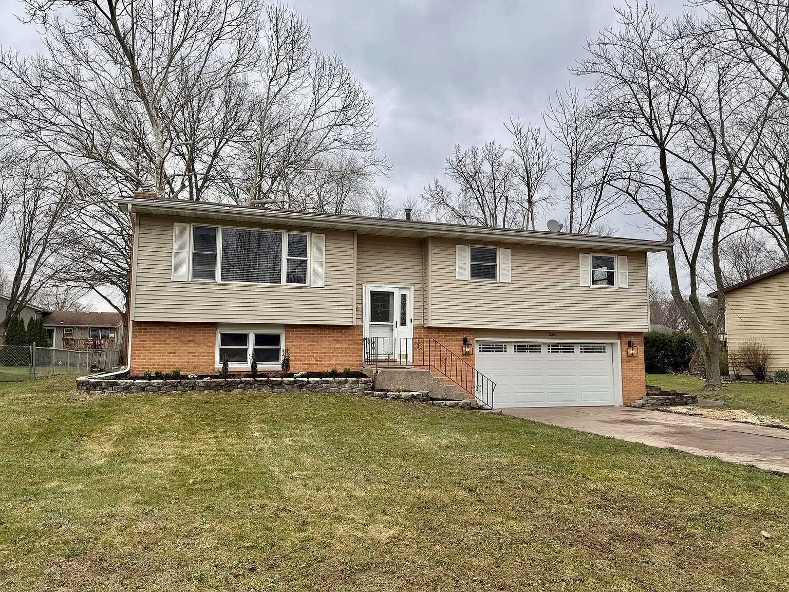 3063 Parkwood Pl photo 1