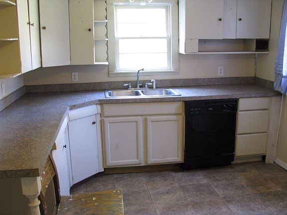2nd image of 6537 Highway 85 E