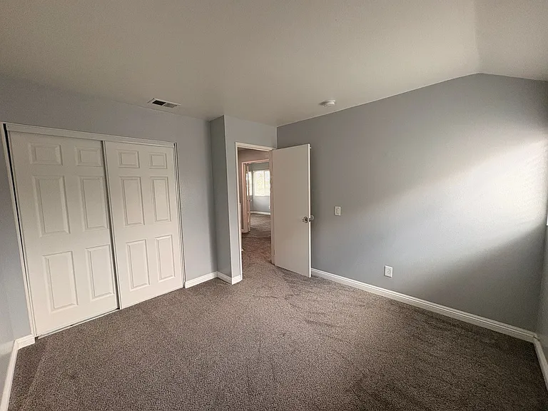 131 Alpine Ct — Photo 24