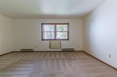 2nd image of 913 Acewood Blvd #103