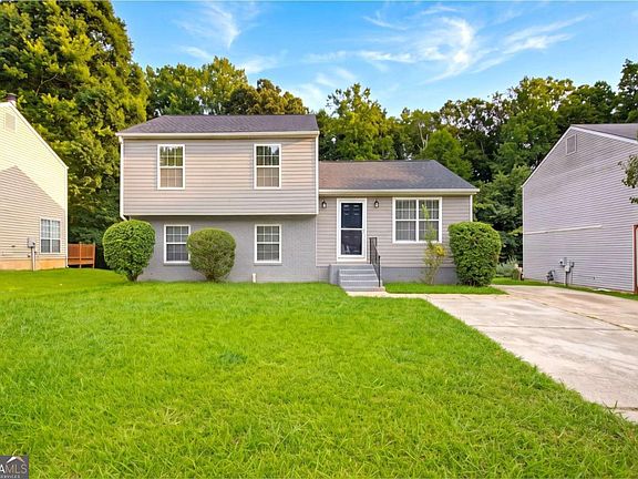 2nd image of 5612 Pine Gate Dr